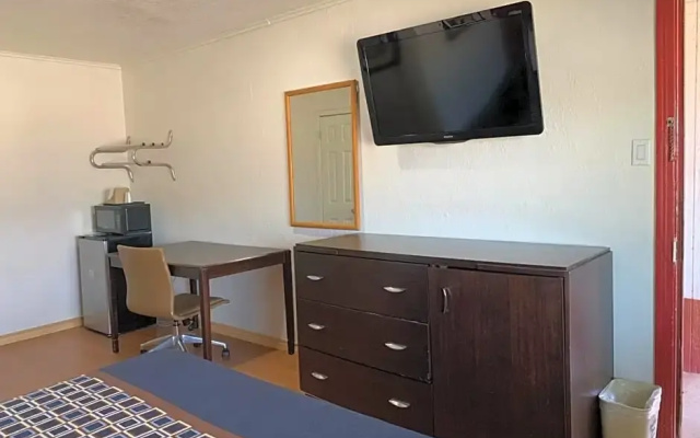 Budget Inn
