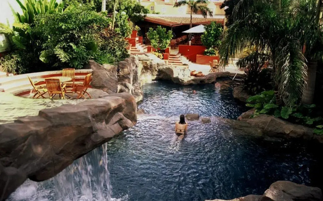 Kura Hulanda Village & Spa