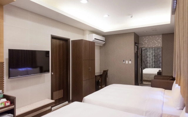 Maple Hotel