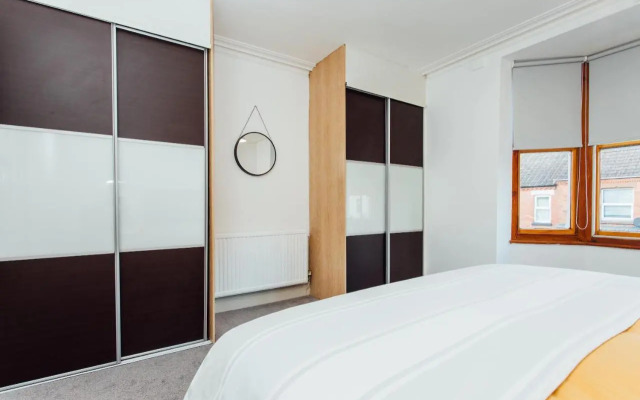 Beautifully Finished Spacious House!