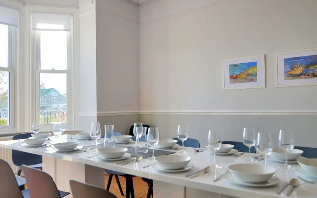 7 Seafield Road