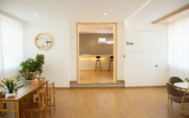 Margaret Four Seasons Hotel