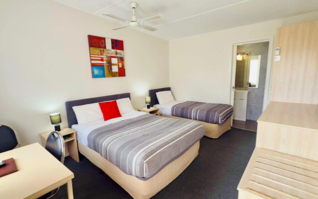 Beachcomber Motel and Apartments Apollo Bay – Guest Rooms – Apollo Bay