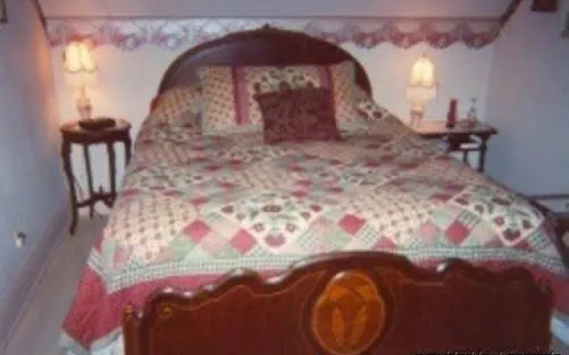 The Homespun Country Inn