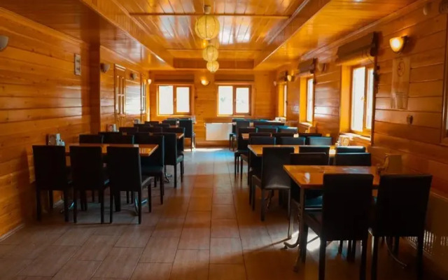 Otel Altiparmak