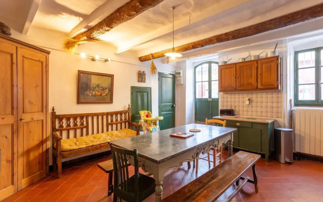 Cozy Holiday Home With Private Pool