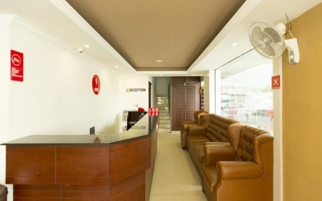 OYO 26990 Hotel Ivory Grande
