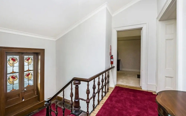 Talara Manor