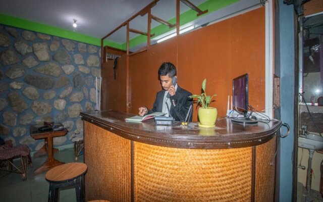 OYO 225 Hotel Fewa Corner