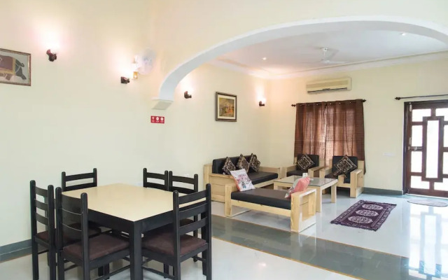 OYO 11064 Home Spacious 3BHK Near Hiran Magri
