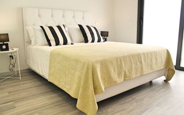 Beautiful modern villa, A/C, heated pool, sea-view | Calheta Charm