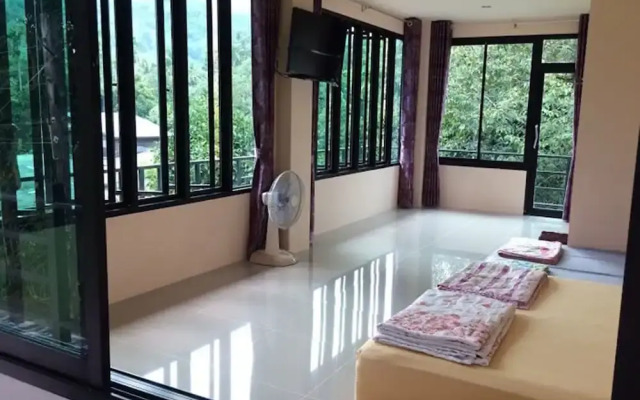 Wang Tey Homestay Khiri Wong
