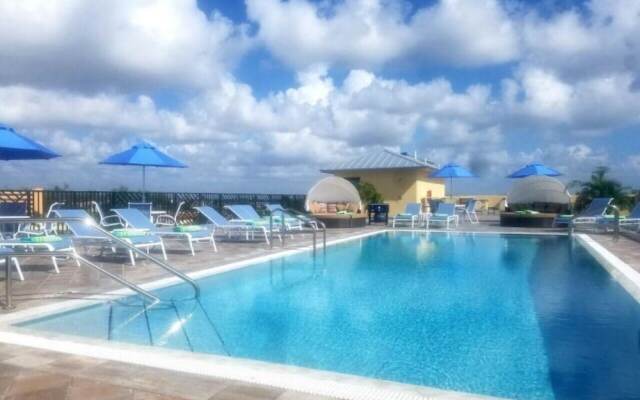 Vistalmar Queen Deluxe - One Bedroom Apartment