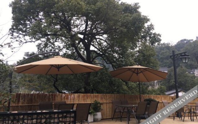 Wuta Xinshe (Hangzhou West Lake)