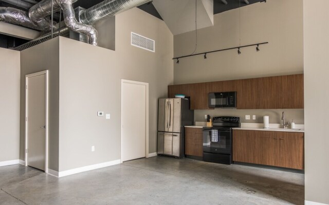 Central Apartments Near America's Center