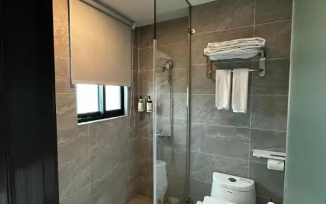 E Hotel