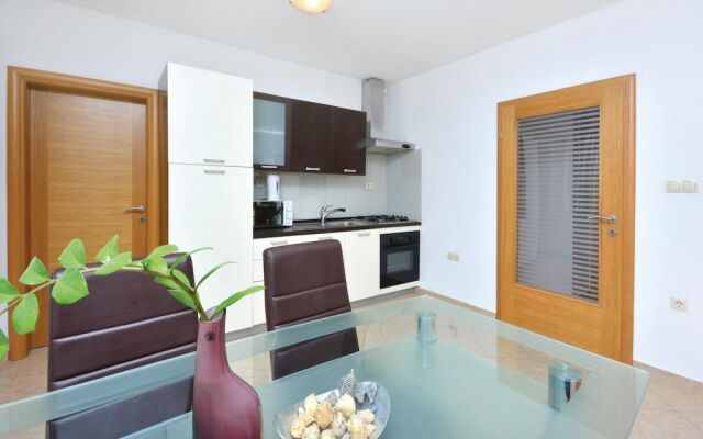 Beautiful Home in Kastel Stafilic With Wifi and 8 Bedrooms