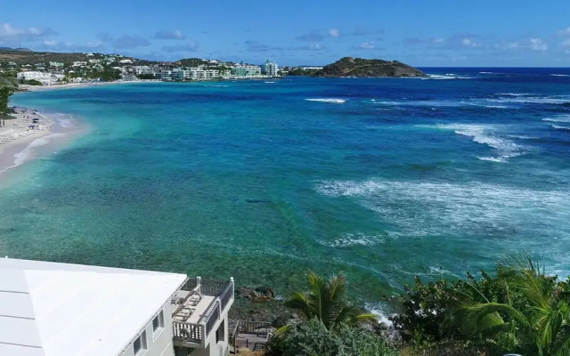Beach House Younes by Island Properties Online