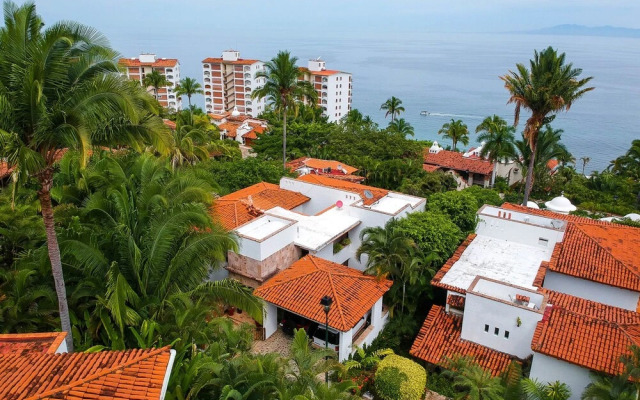 Ventanas al Mar 4 BR by Casago