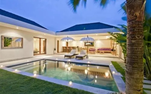 Villa Bugis Kayu Aya Seminyak