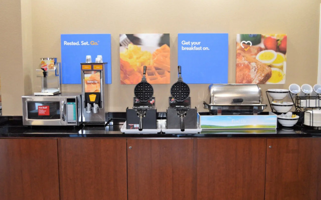 Comfort Inn & Suites Covington - Mandeville