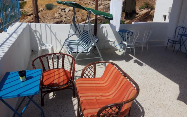Grandma Vasiliki Rooms To Let
