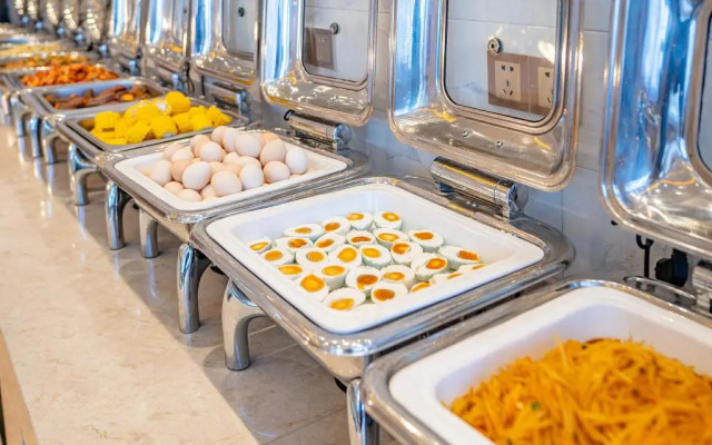 Vienna International Hotel Qishi Center Branch in Dongguan, Guangdong.