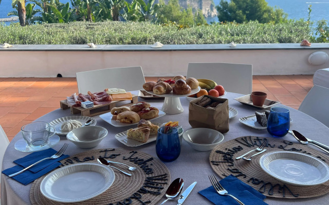 Villa To Ischia With Love