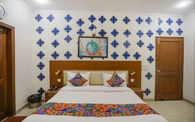 Fabexpress Global Residency Inn