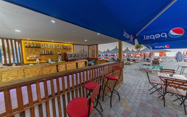 Esal Hotel