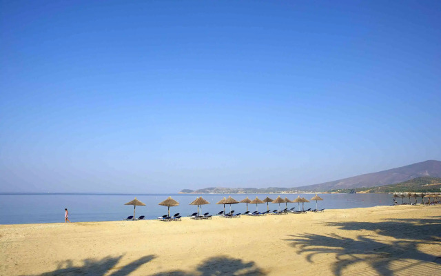 Kamari Beach Hotel