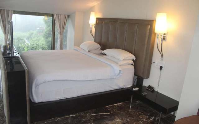 Ravine Hotel