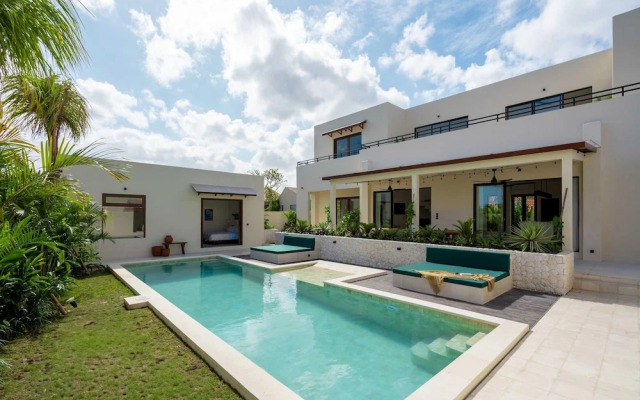 Rumah Tiha - Launch Promo Luxury 6BR Villa in Pererenan Canggu
