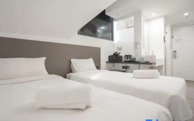 A Hotel Dickson