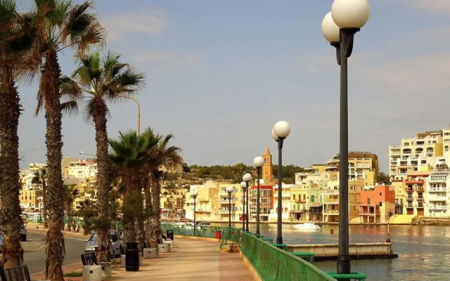 Ramzam - Spacious & Modern 3 bedroom apartment with roof terrace