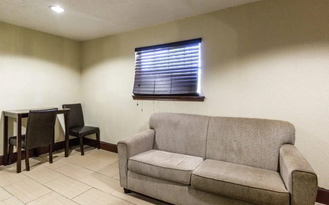 Rodeway Inn & Suites Houston near Medical Center