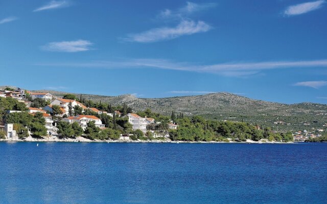 Beautiful Home in Kanica With Wifi and 3 Bedrooms