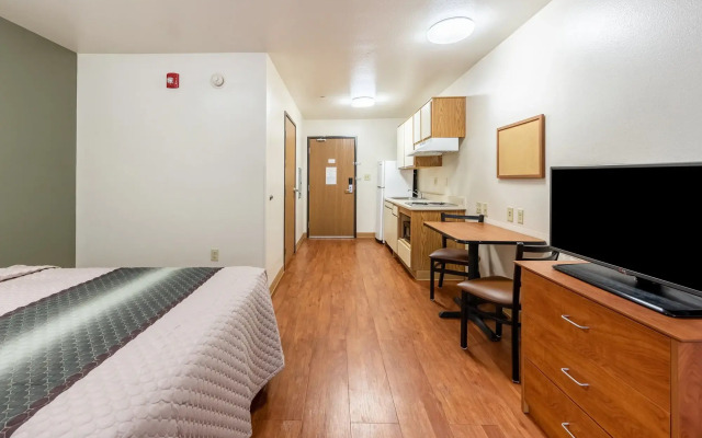 HomeTowne Studios by Red Roof Columbus