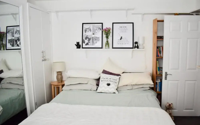 Cosy 1 Bedroom Basement Flat In Hove
