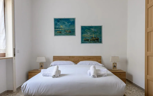 Via Coriolano 8 in Naples