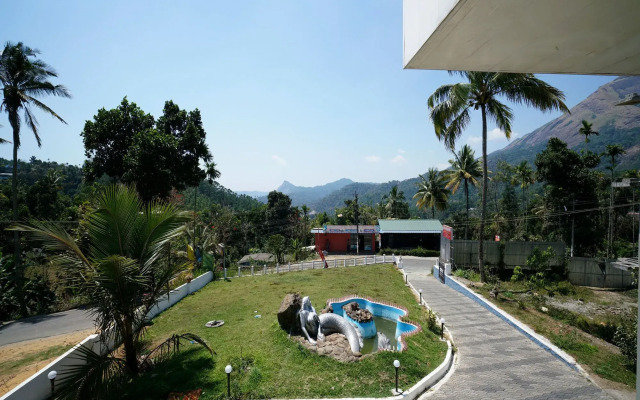 OYO 12224 Karoli Inn