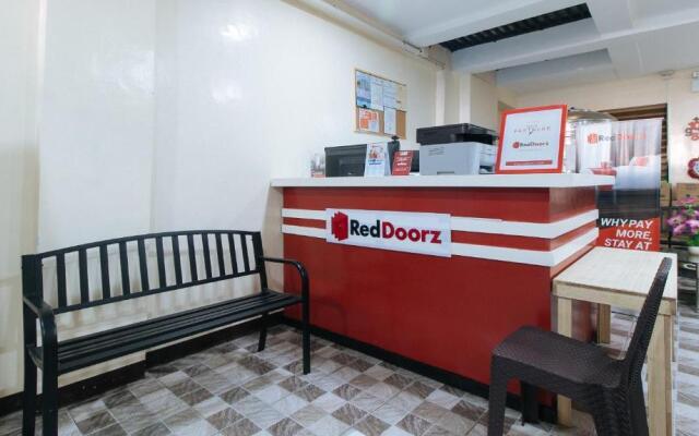 RedDoorz Plus near BGC Mall