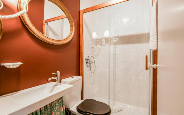 LUXa Charm House by LovelyStay