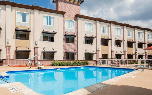 Quality Inn Milwaukee/Brookfield