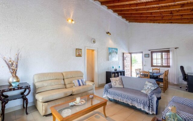 Seaside Retreat for Families and Pets