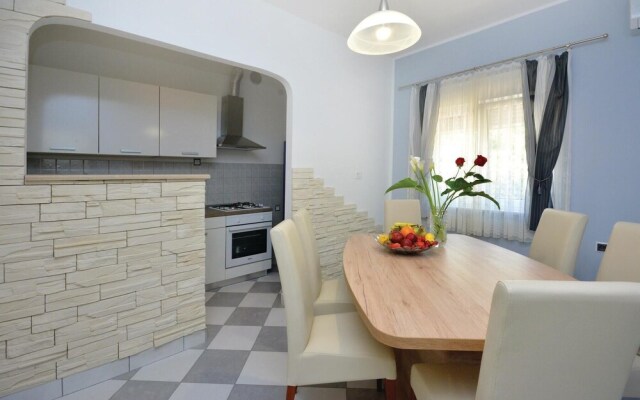 Nice Home in Split With Wifi and 4 Bedrooms