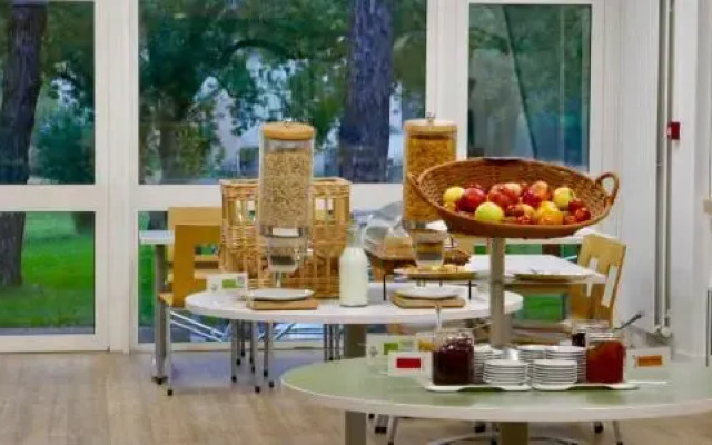 Ethic Etapes Lac De Maine