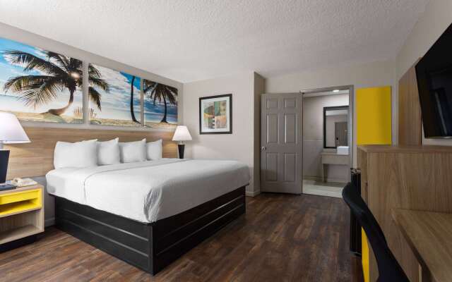 Days Inn by Wyndham St. Petersburg Central