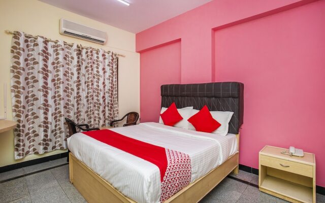 OYO 25036 Suraksha Residency