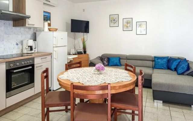 Beautiful Apartment in Vir With Wifi and 2 Bedrooms
